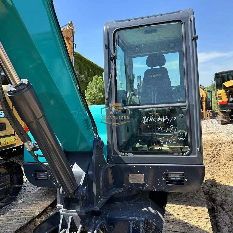 Second-Hand SUNWARD SWE70E Mini Excavator Home Use Low Price Good Quality Core Components Engine Pump Motor Gear Gearbox Bearing