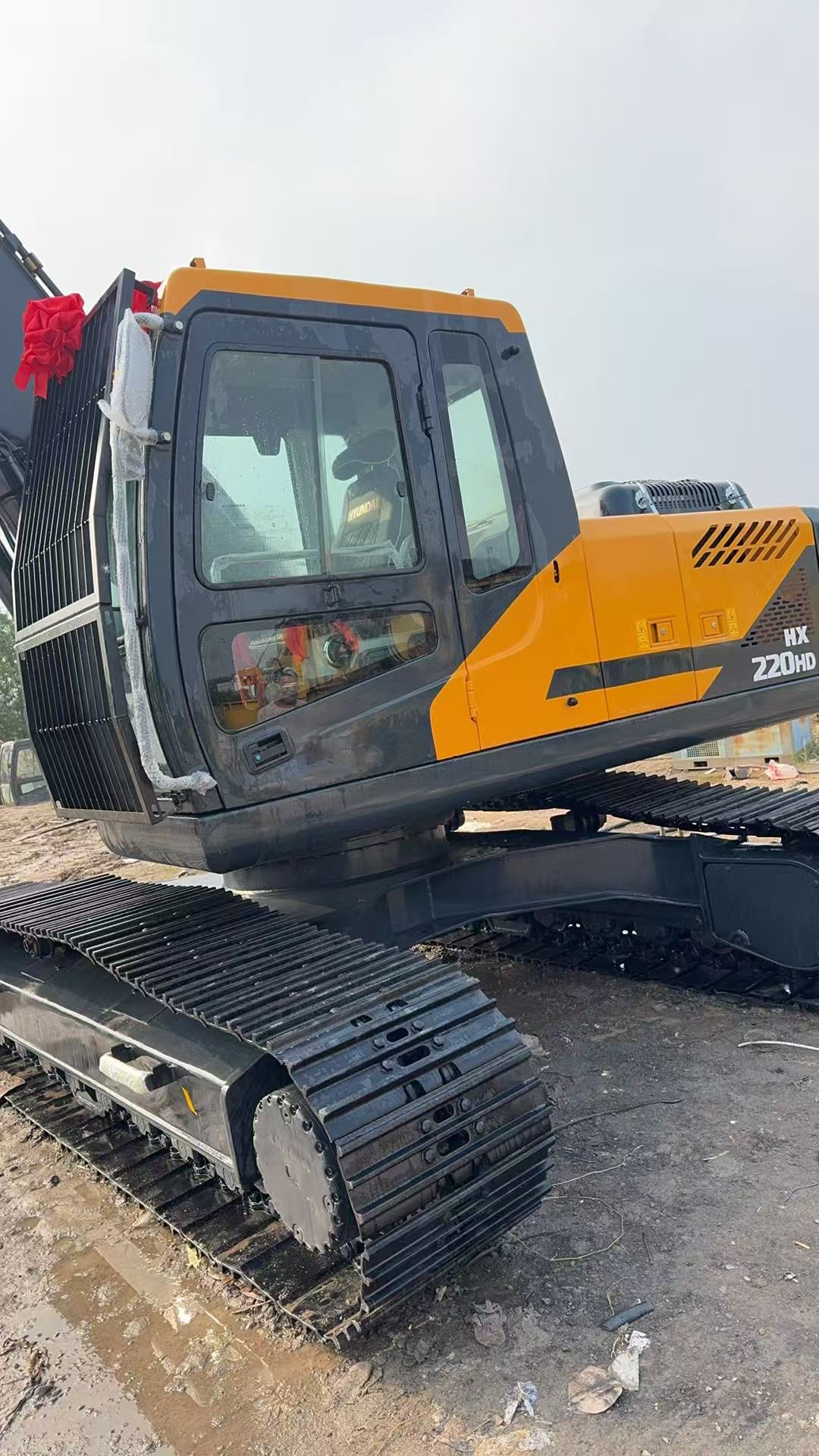 Second-hand high-quality Hyundai HX220HD excavators